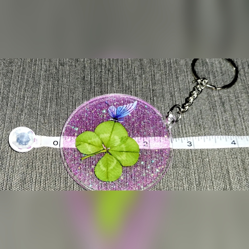 Real 4-Leaf Clover Keychain Good Luck Pressed Clover 2.5" with Butterfly Accent - Picture 11 of 11